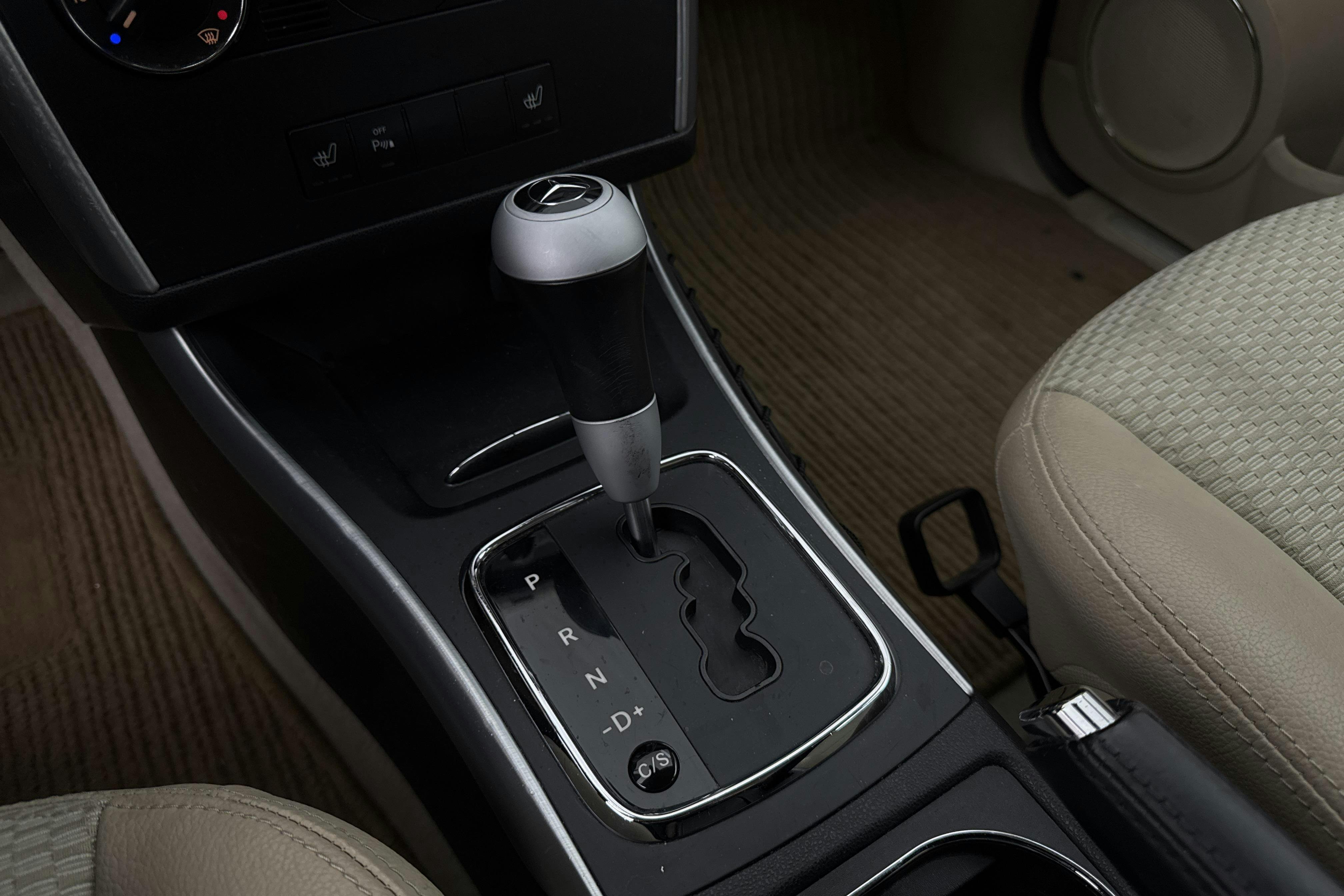 Vehicle Image 14