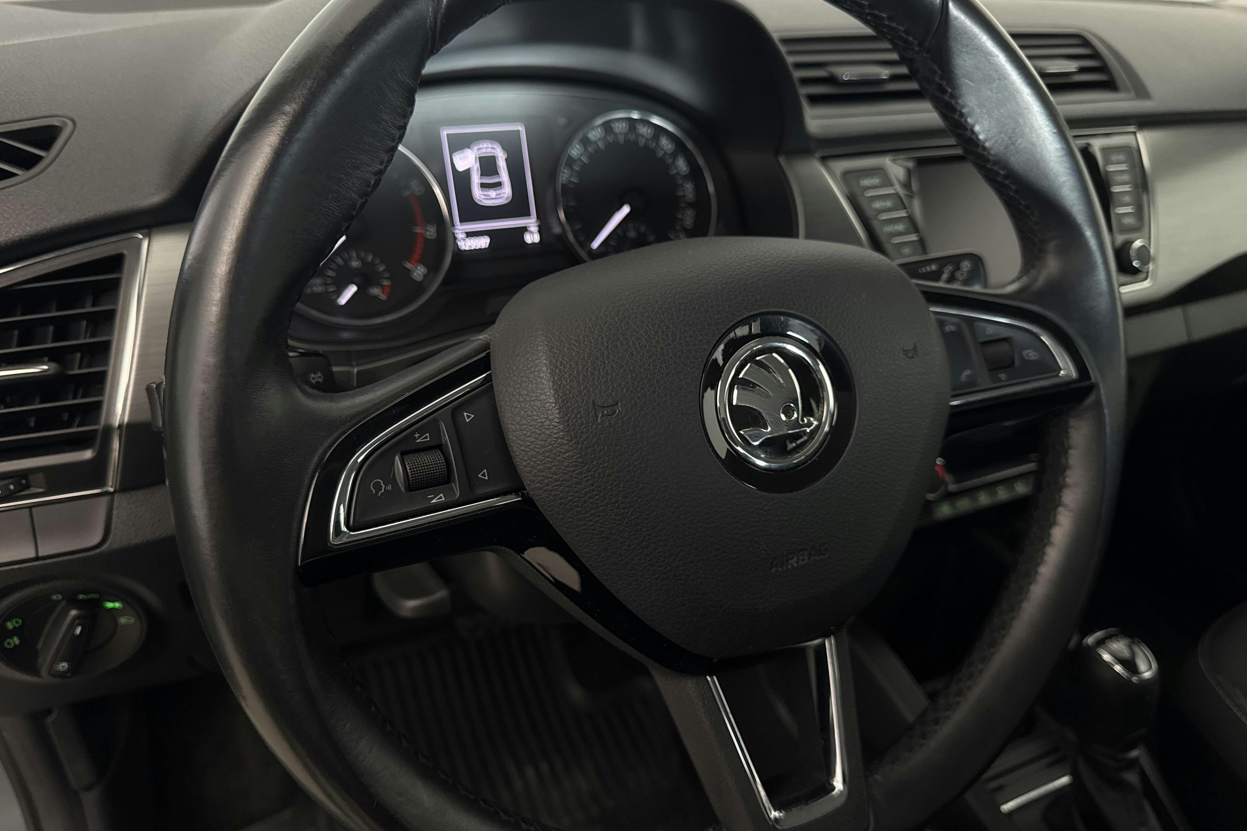 Vehicle Image 14