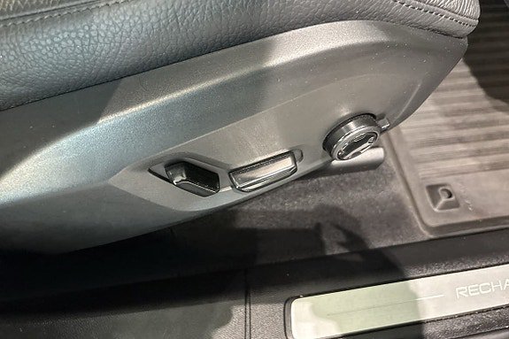 Vehicle Image 27