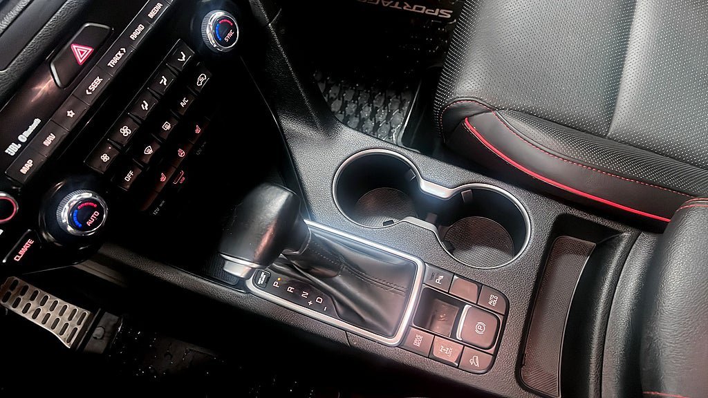 Vehicle Image 16