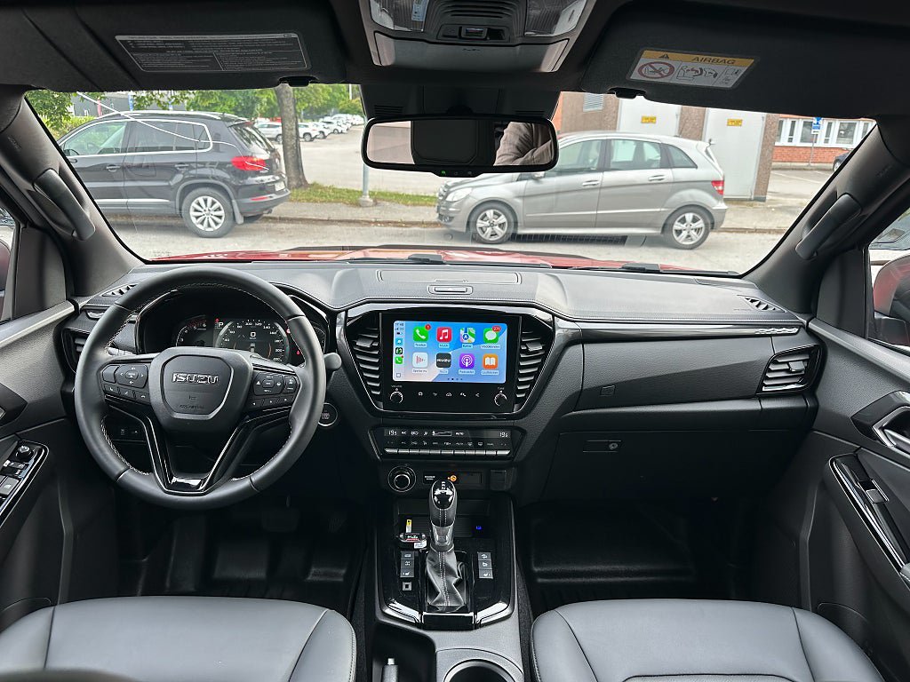 Vehicle Image 17