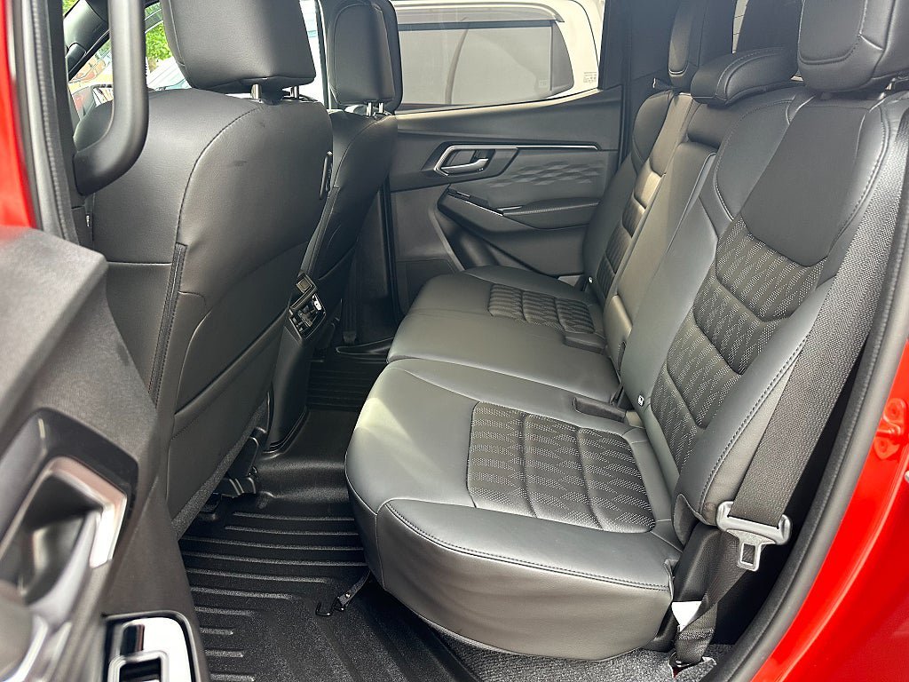 Vehicle Image 18
