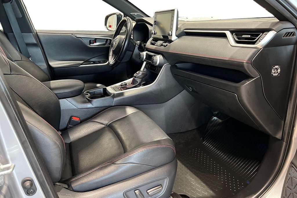 Vehicle Image 13