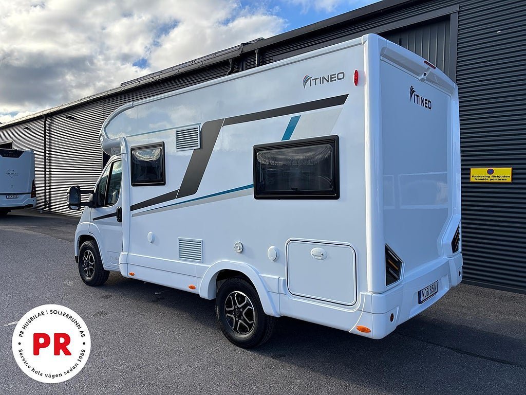Vehicle Image 12