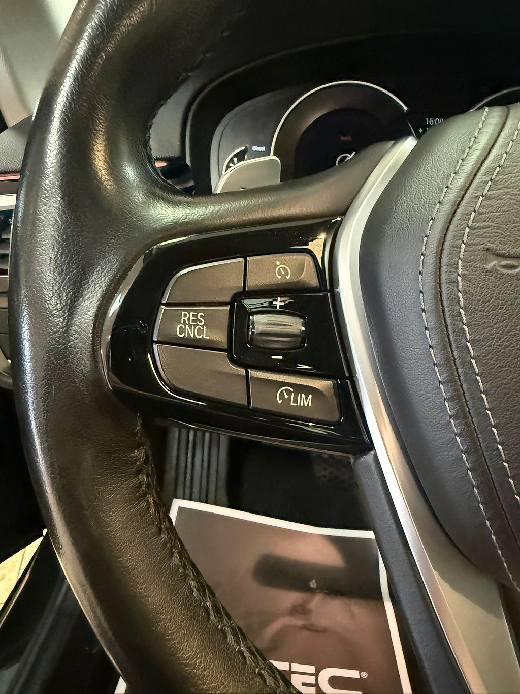 Vehicle Image 23