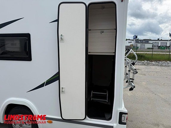 Vehicle Image 26
