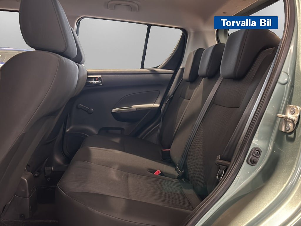 Vehicle Image 9