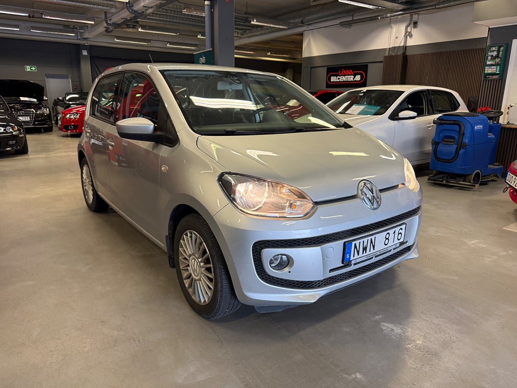 Vehicle Image 4