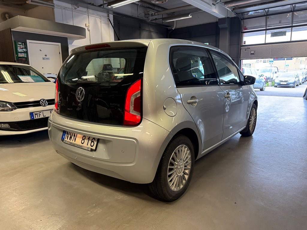 Vehicle Image 5