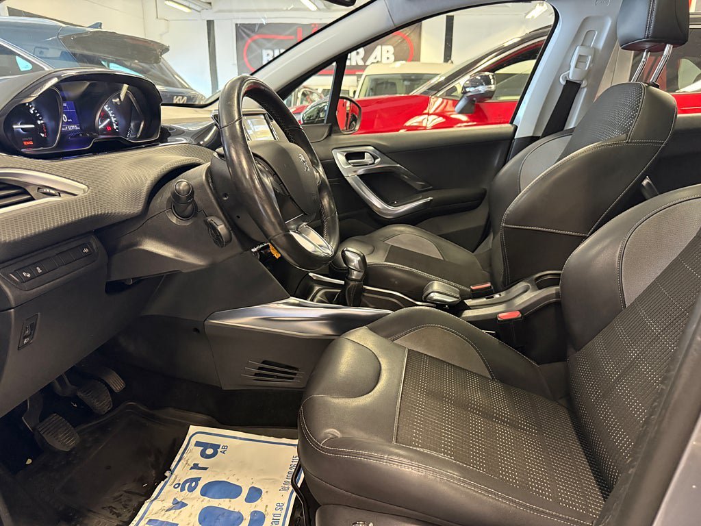 Vehicle Image 16