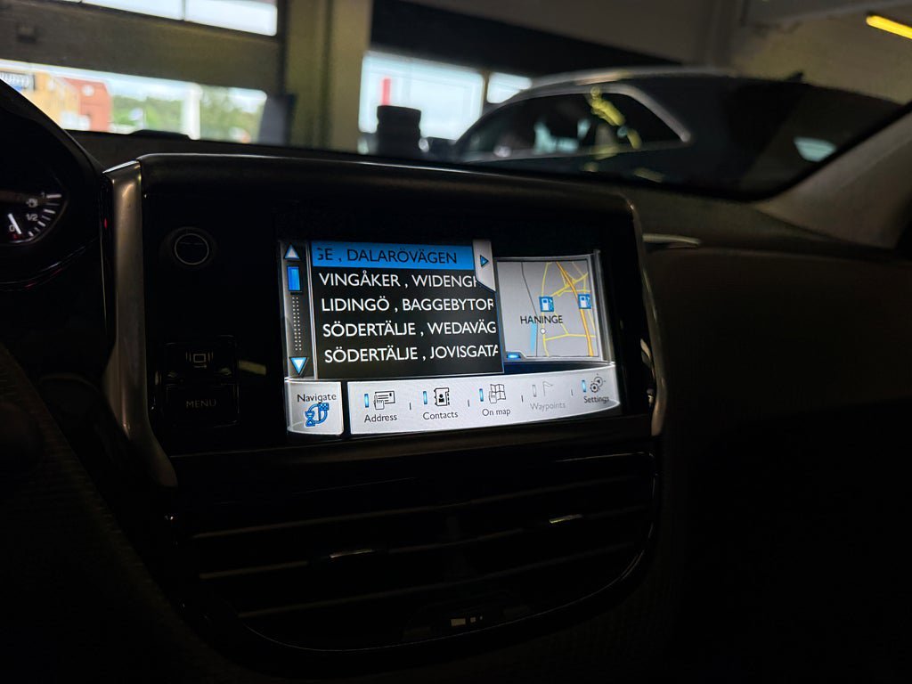 Vehicle Image 21