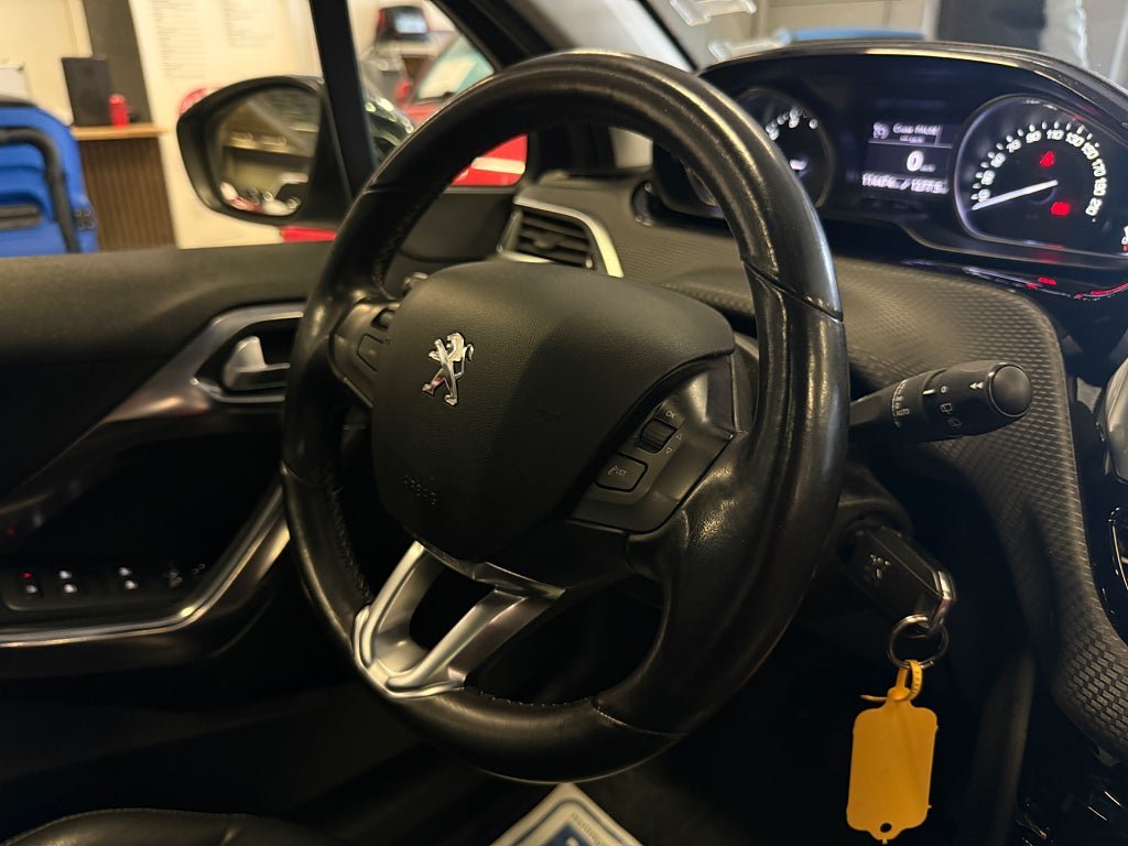 Vehicle Image 27