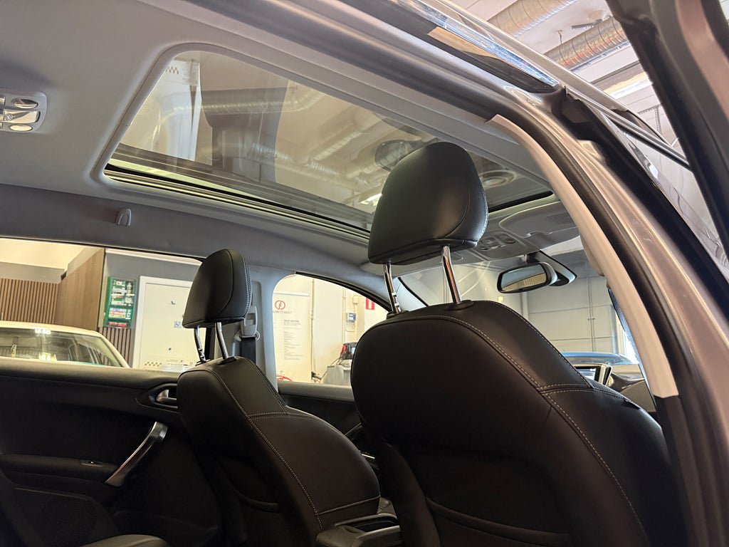 Vehicle Image 30