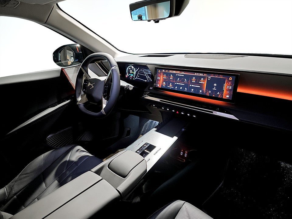 Vehicle Image 13