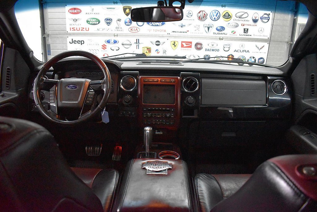 Vehicle Image 9