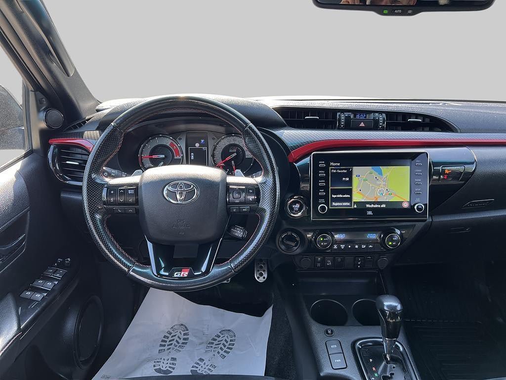 Vehicle Image 8