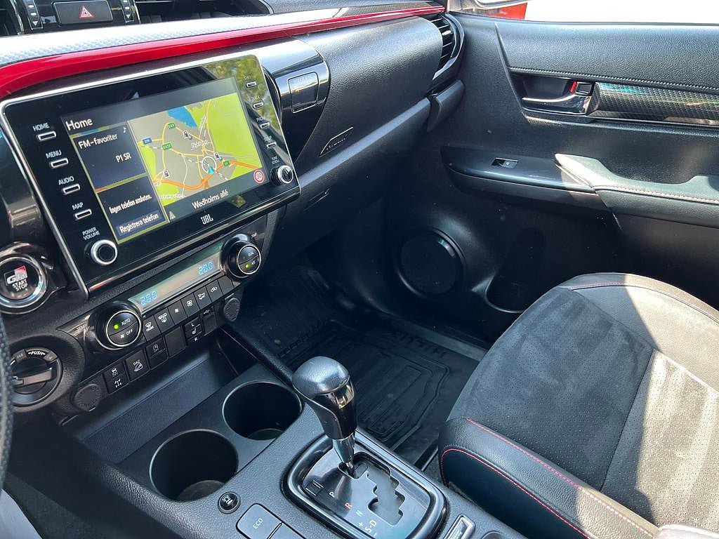 Vehicle Image 12