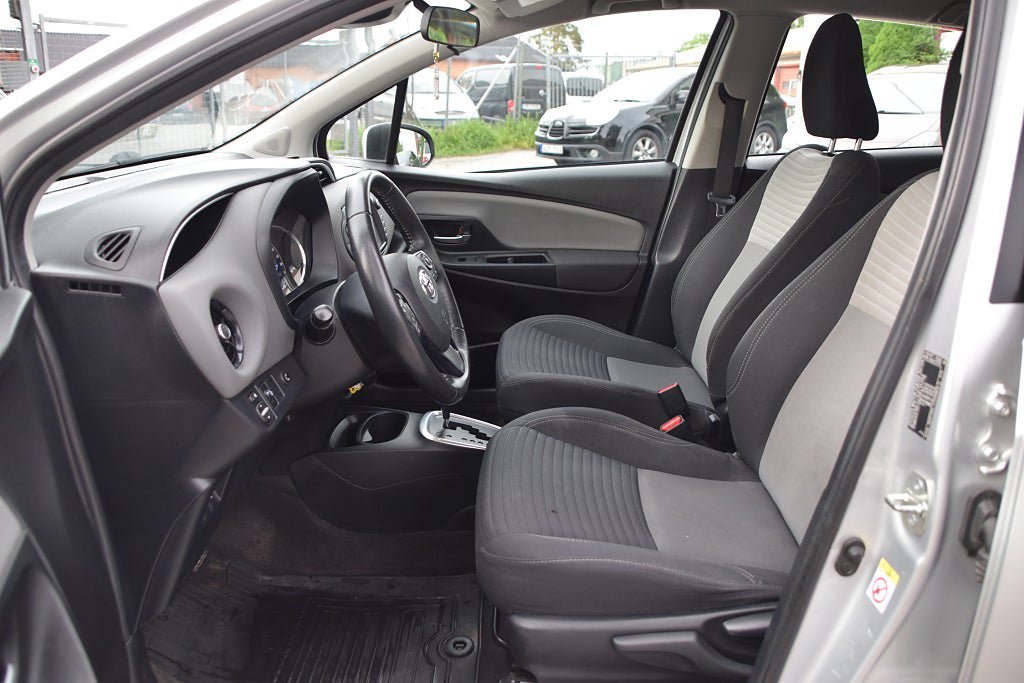 Vehicle Image 8