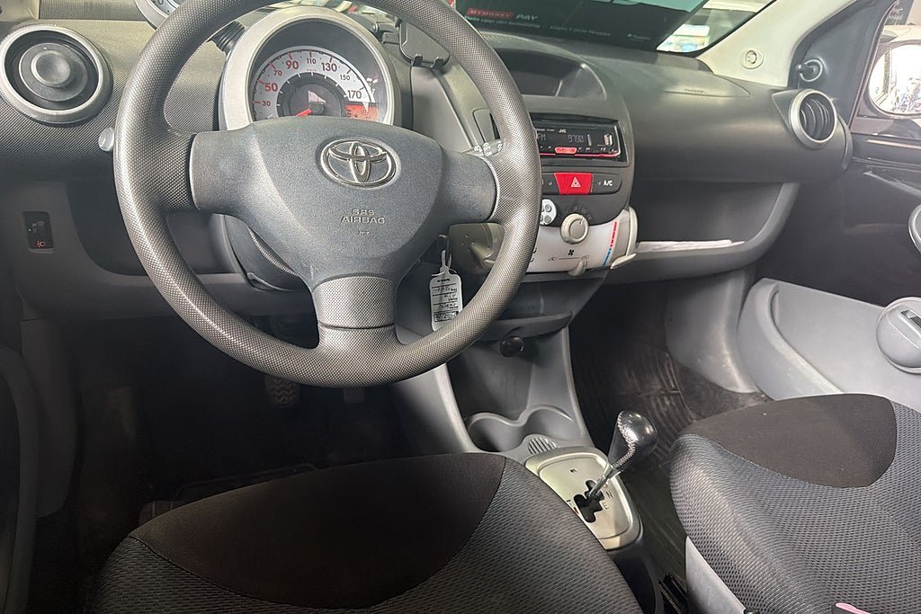 Vehicle Image 11