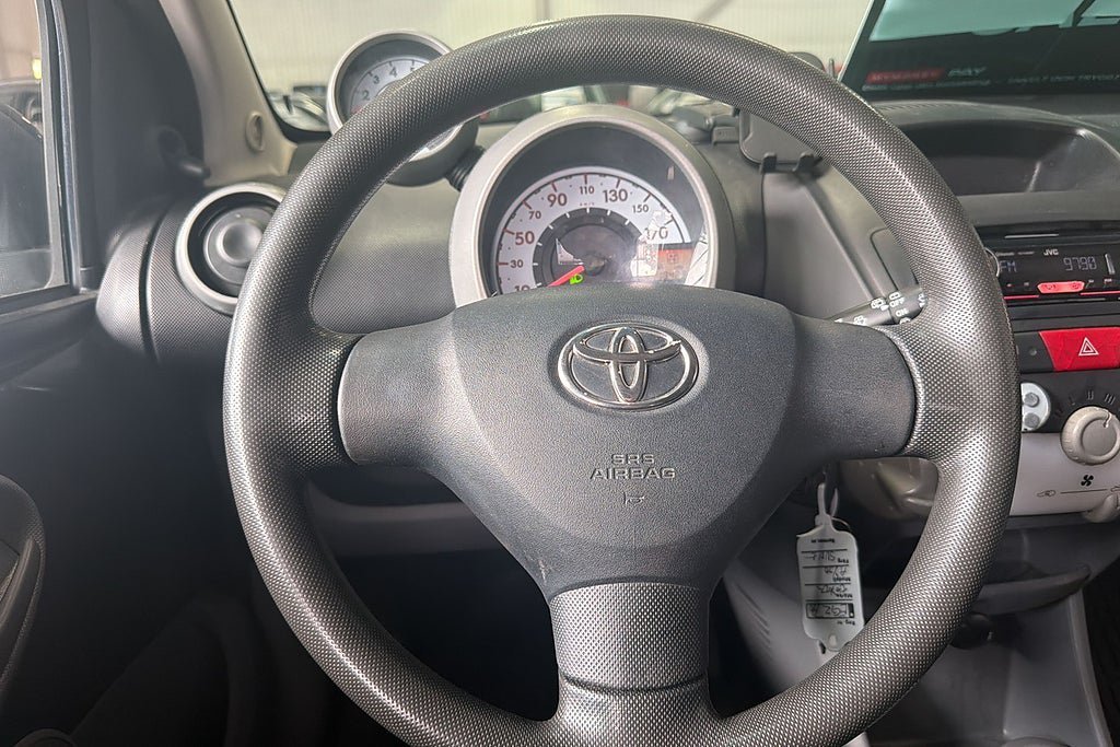 Vehicle Image 15