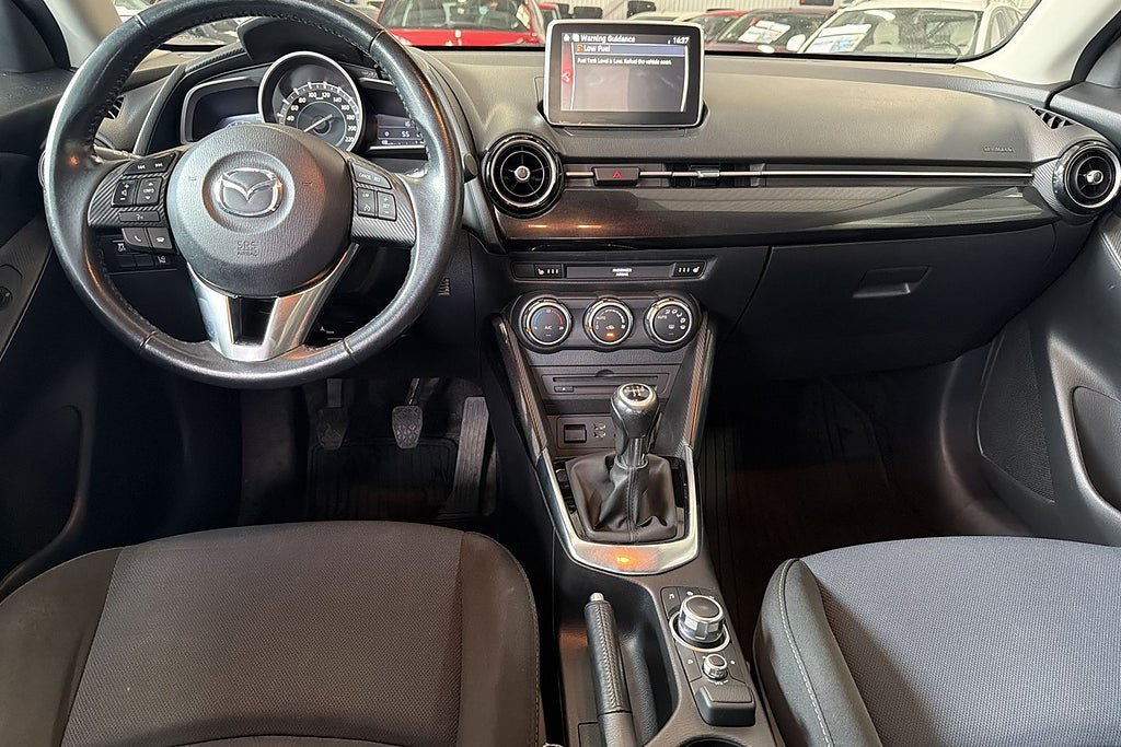 Vehicle Image 11