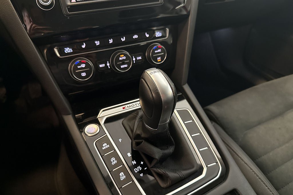 Vehicle Image 24