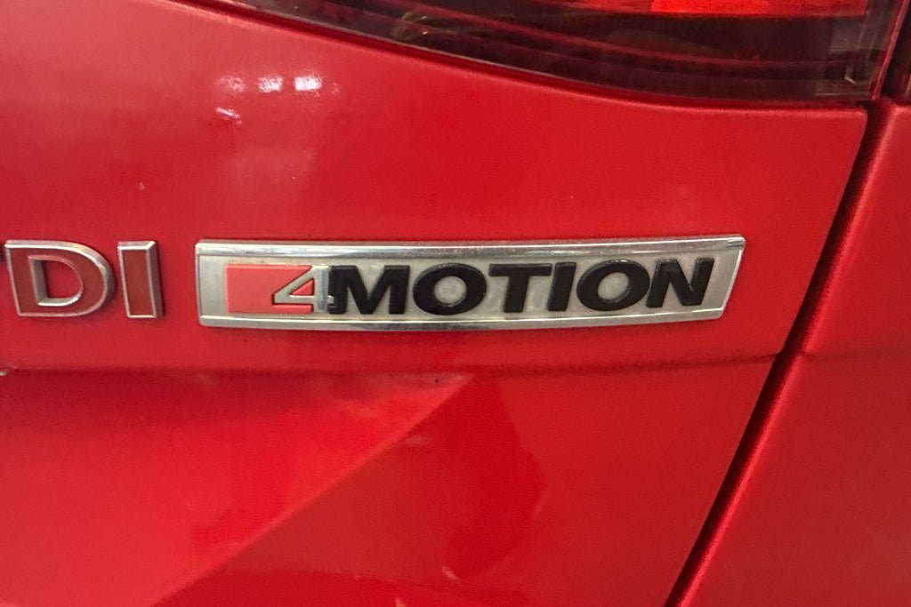 Vehicle Image 25