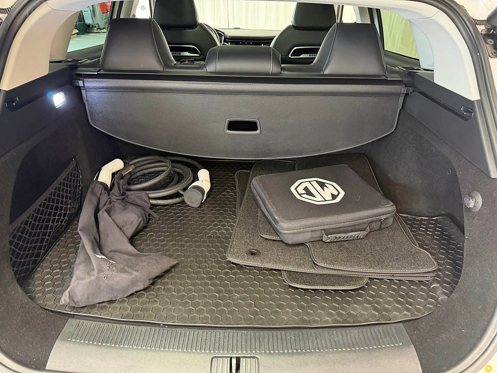 Vehicle Image 24