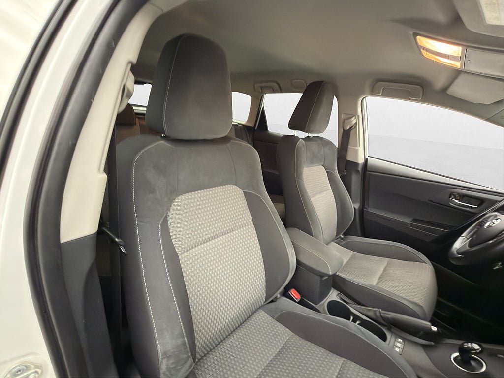 Vehicle Image 14