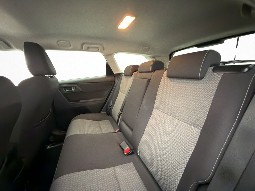 Vehicle Image 16