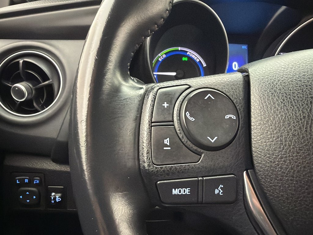 Vehicle Image 23