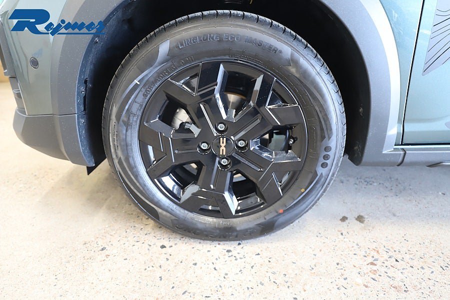 Vehicle Image 15