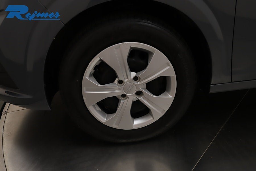 Vehicle Image 17