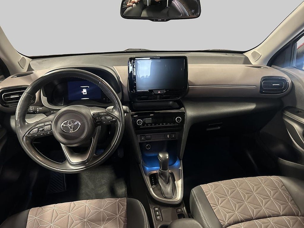 Vehicle Image 11