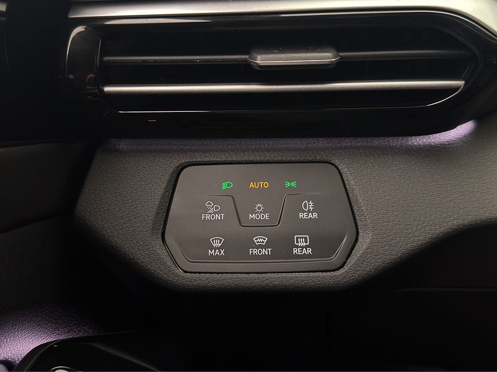 Vehicle Image 28