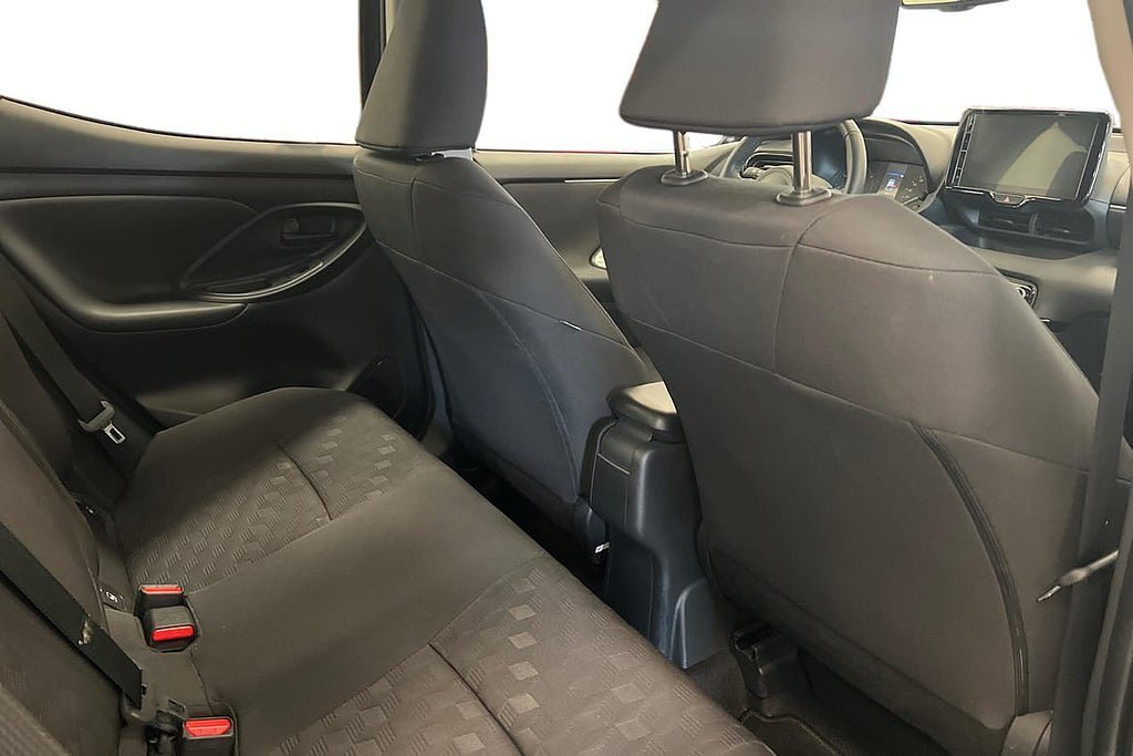 Vehicle Image 9