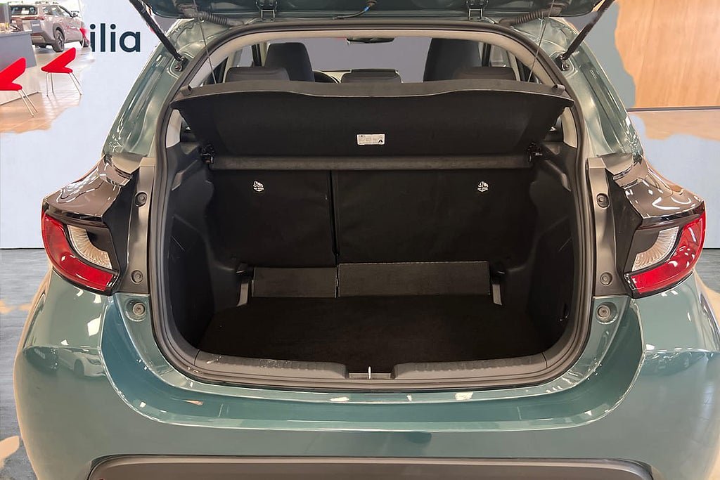 Vehicle Image 12