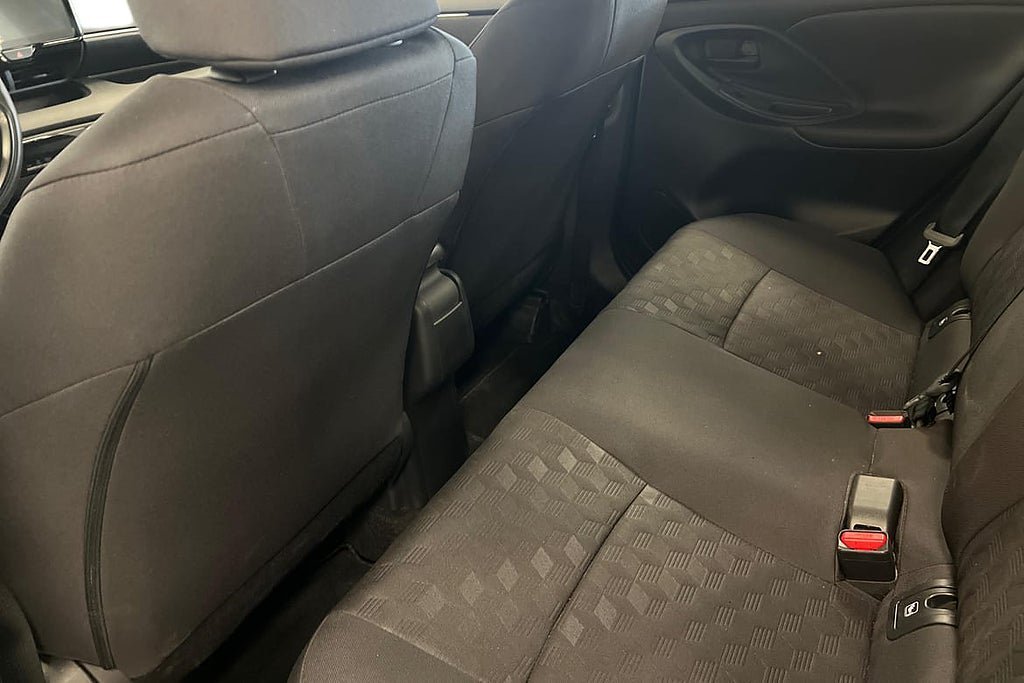 Vehicle Image 13