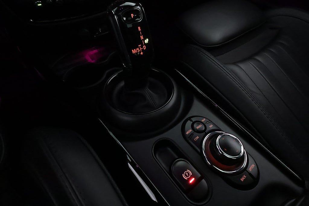 Vehicle Image 24