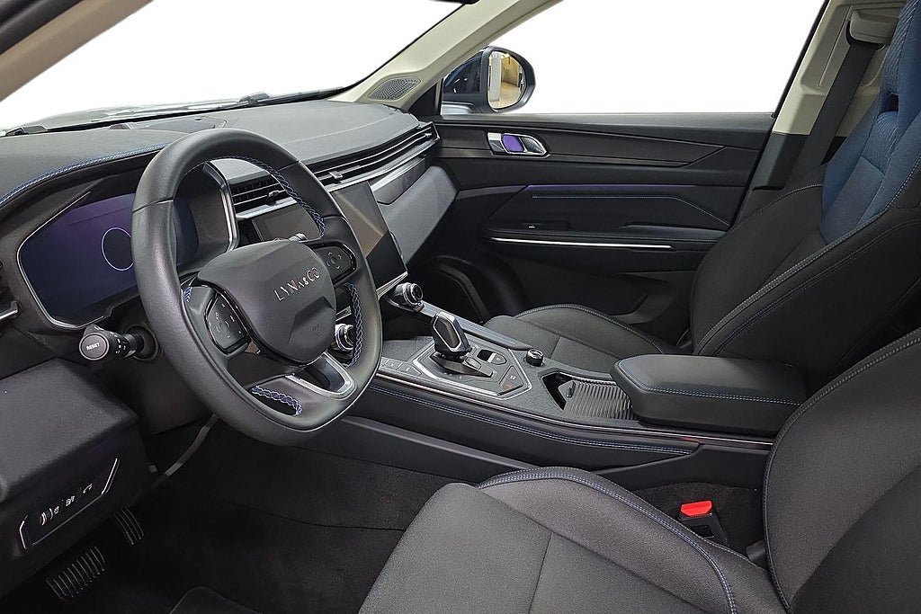 Vehicle Image 12