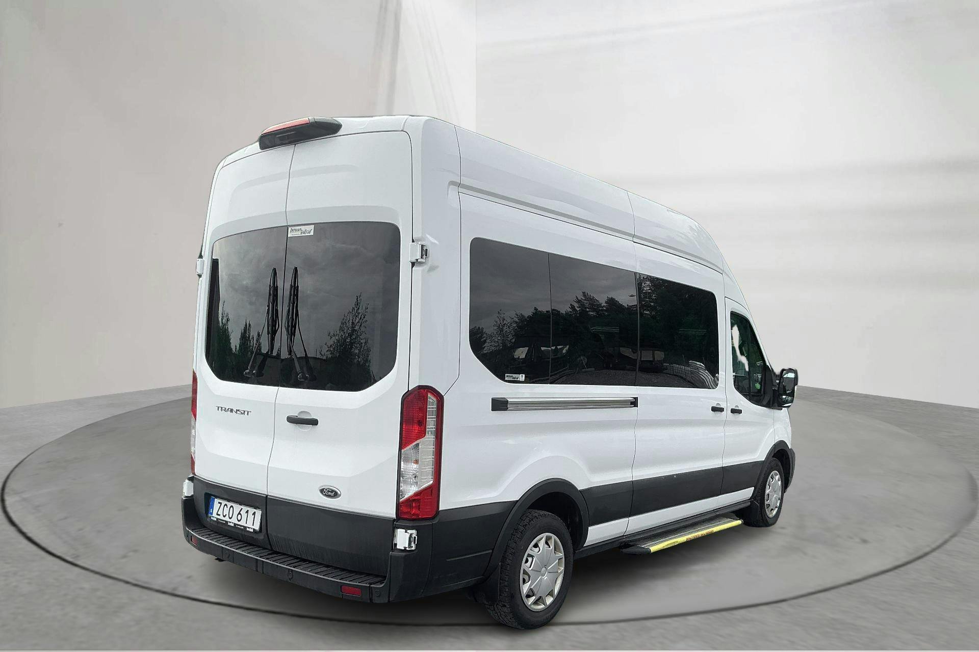 Vehicle Image 3