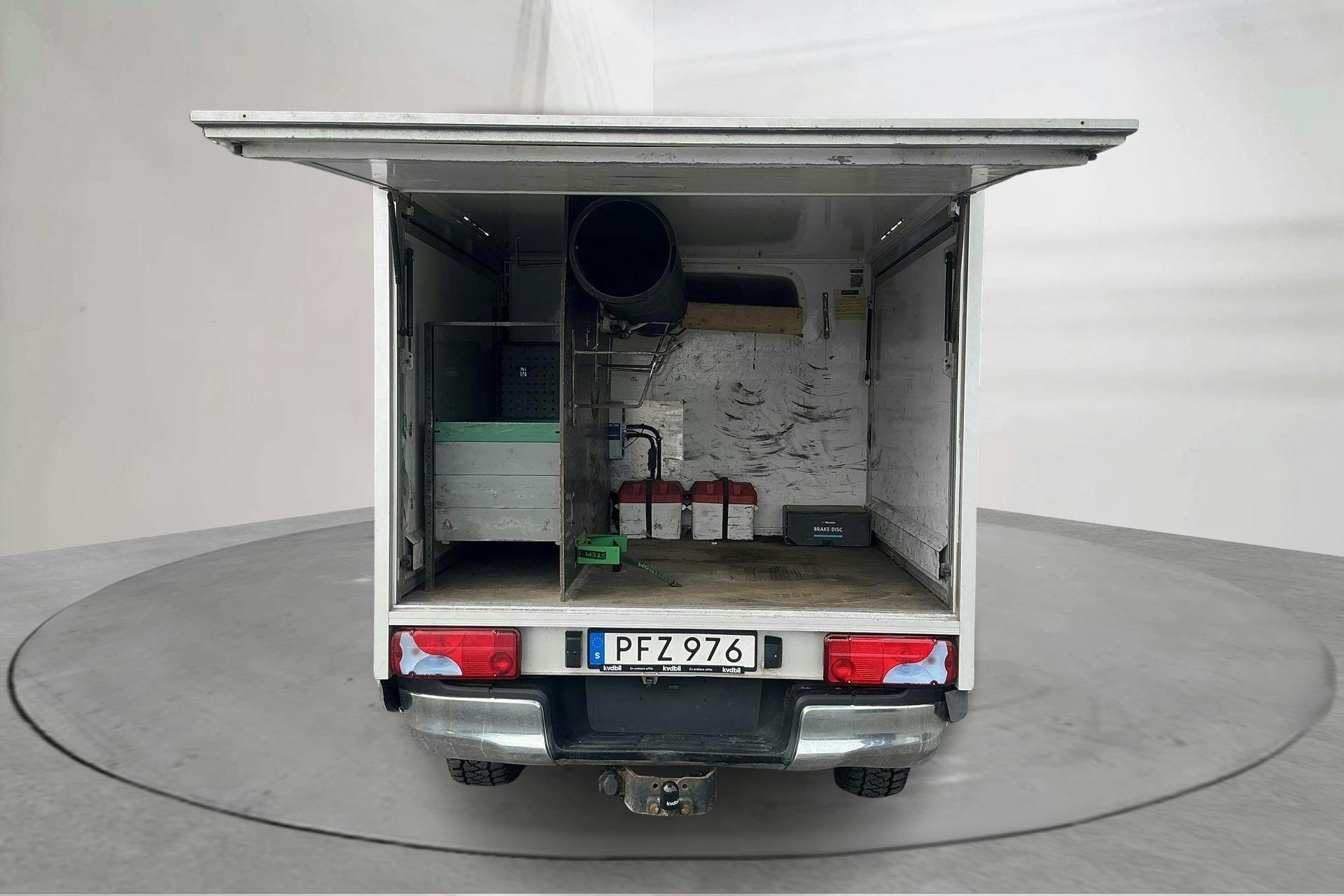 Vehicle Image 9