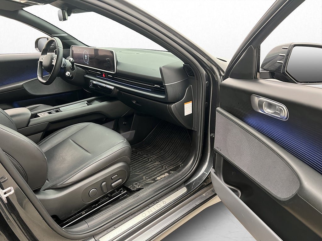 Vehicle Image 23