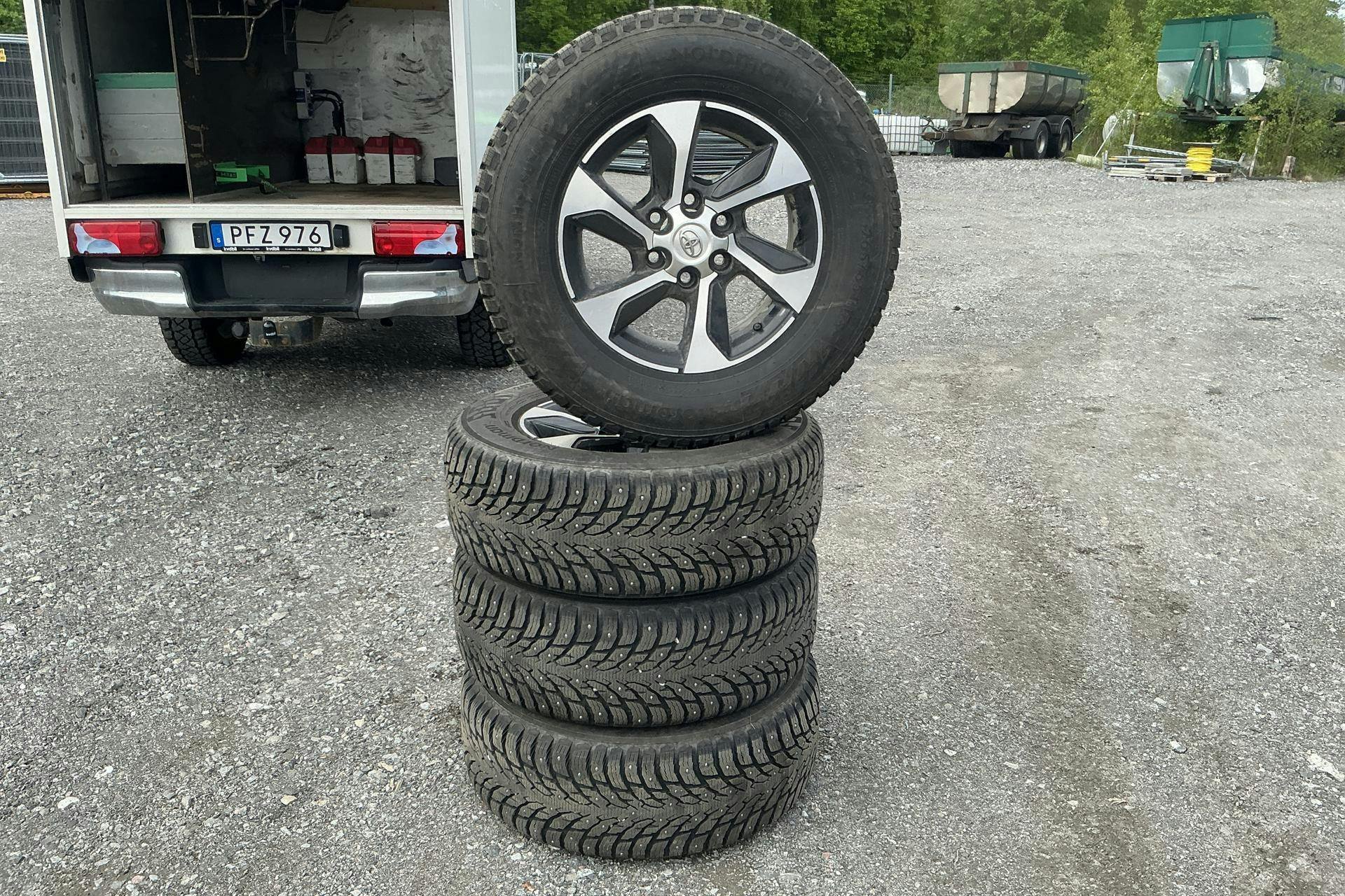 Vehicle Image 15