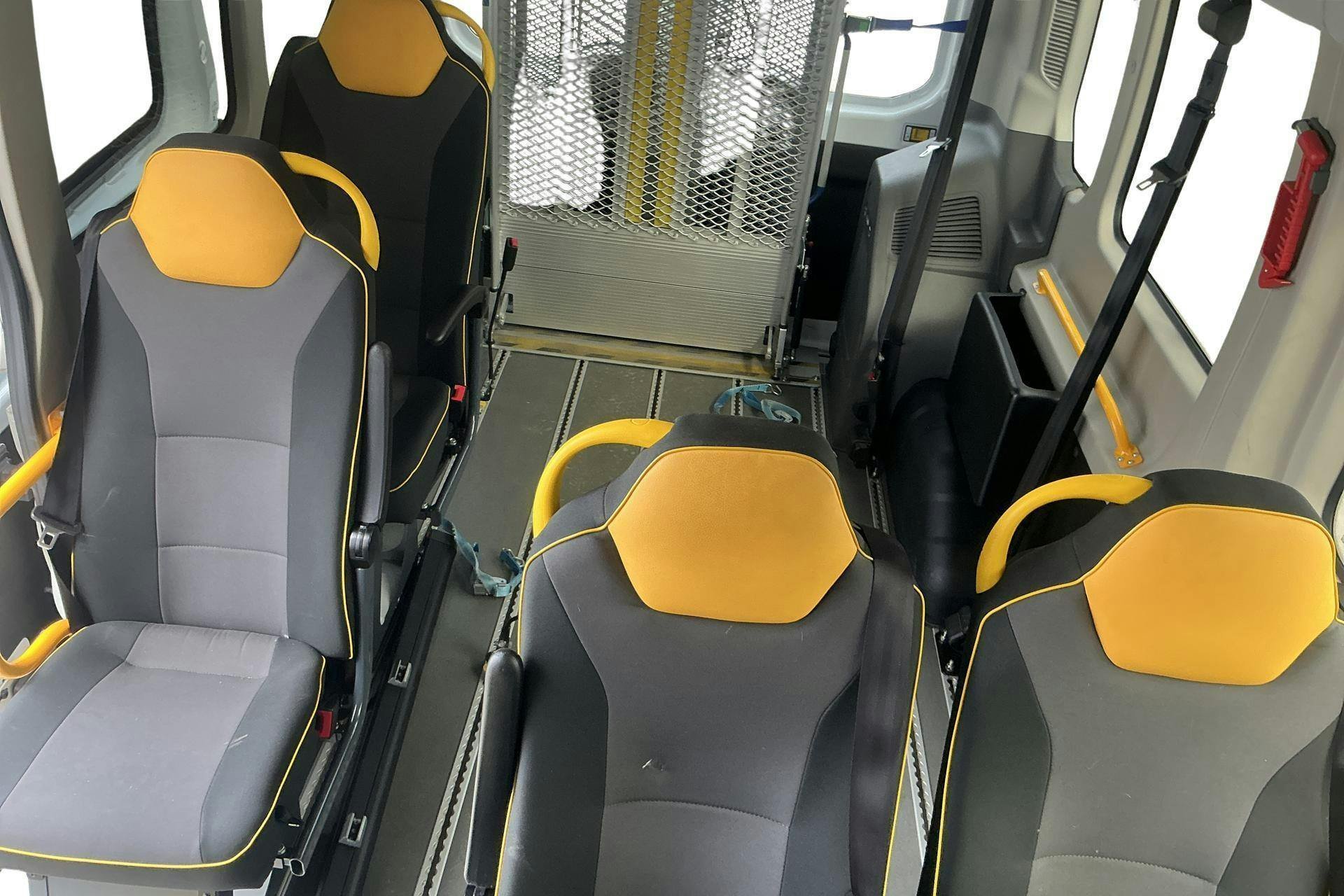 Vehicle Image 14
