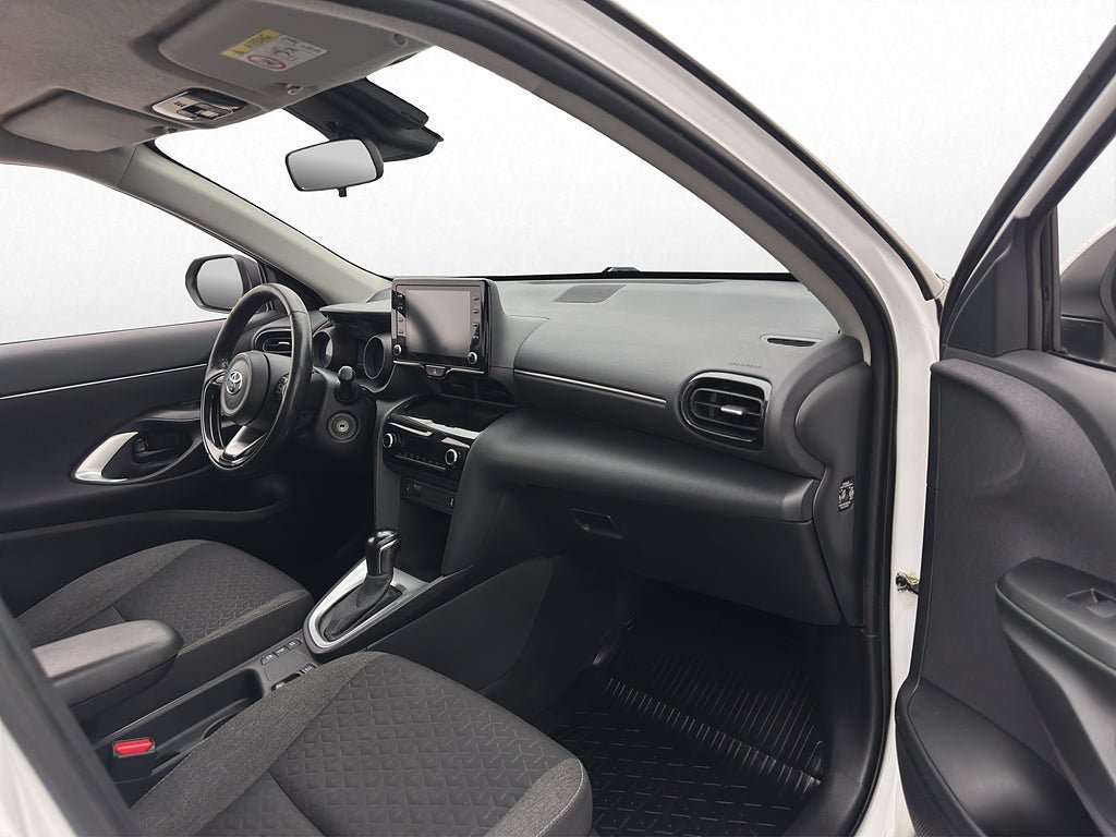 Vehicle Image 25