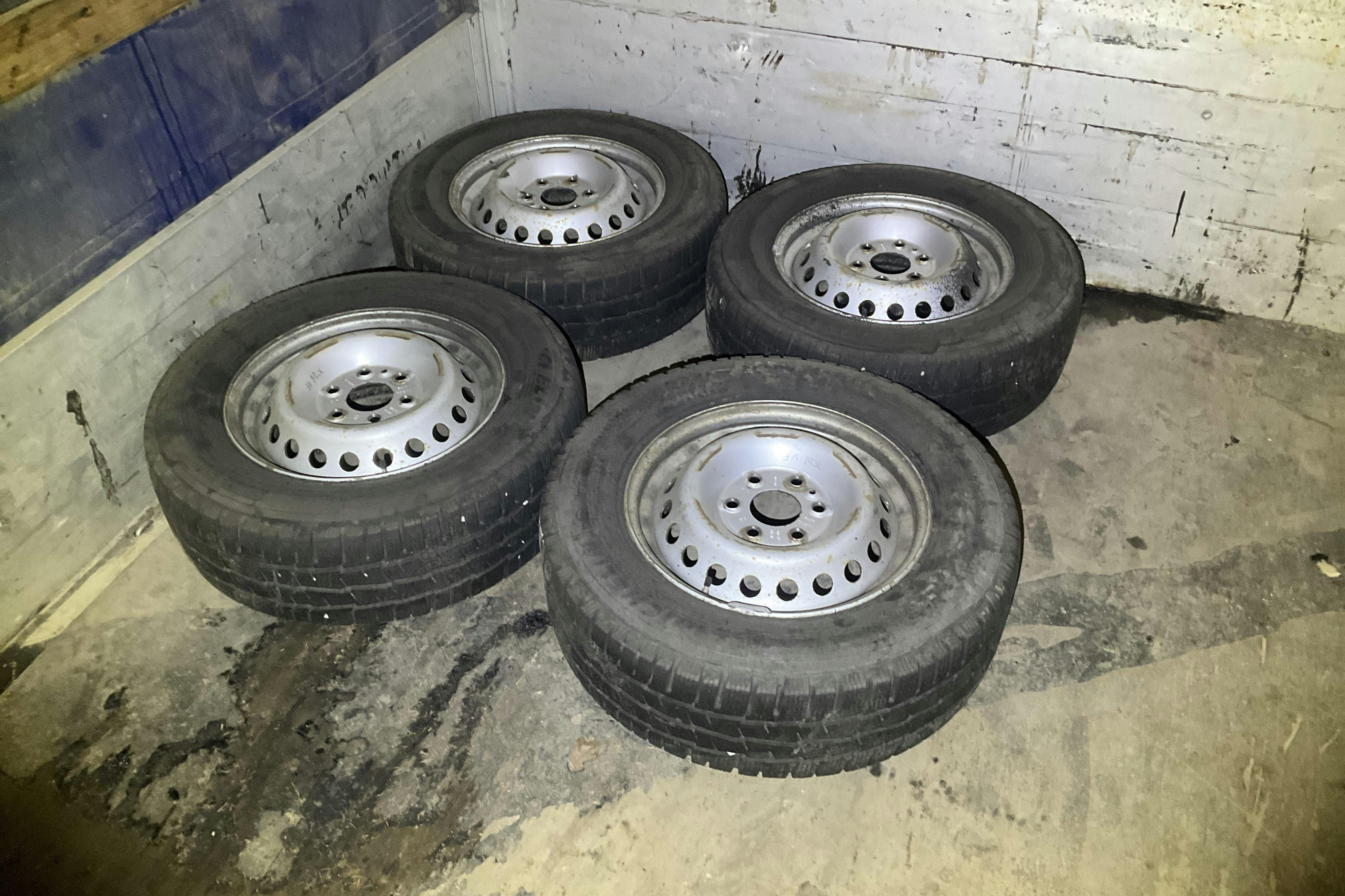 Vehicle Image 12