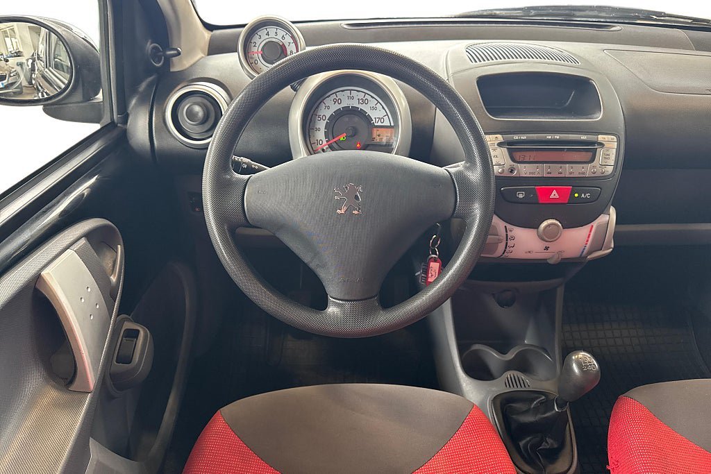 Vehicle Image 12