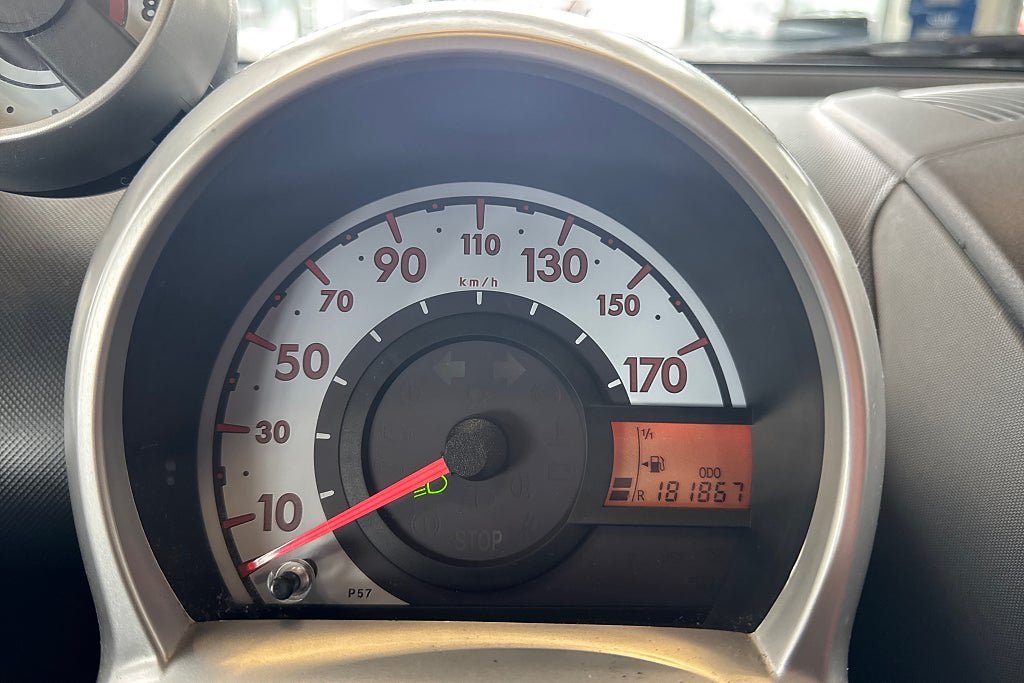Vehicle Image 14