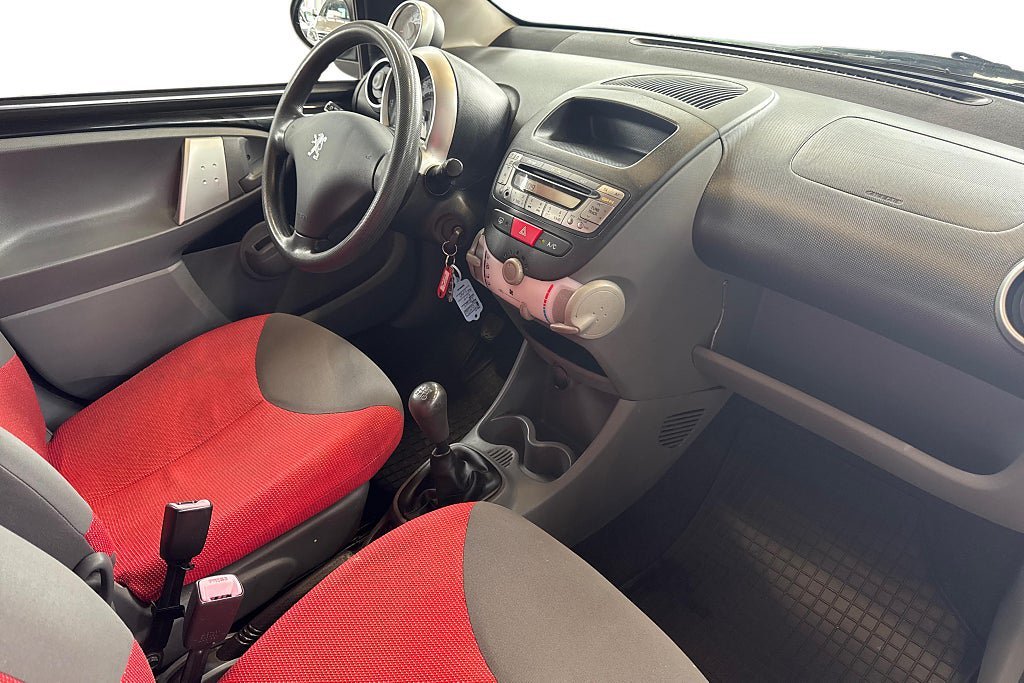 Vehicle Image 15